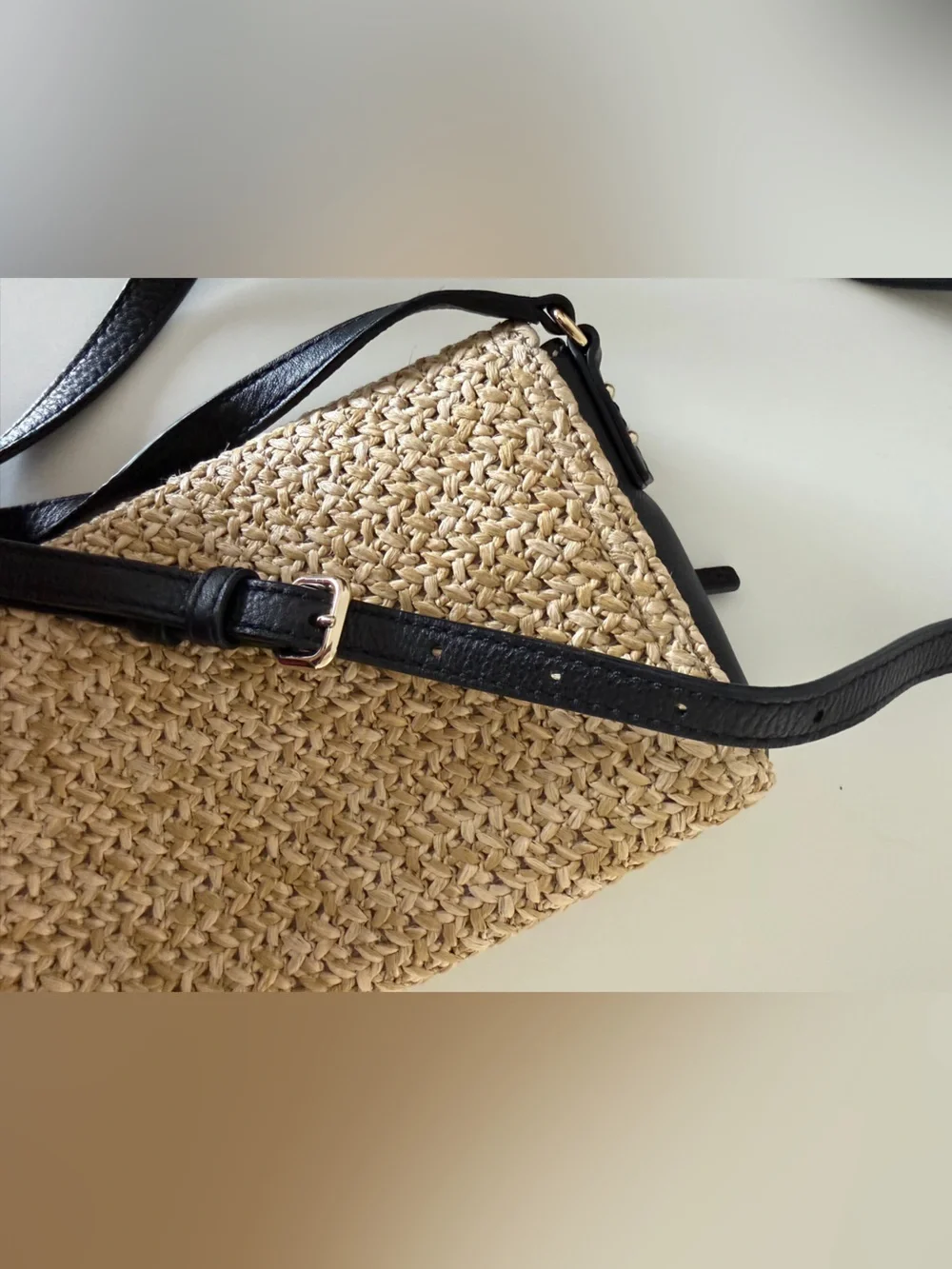 New Kate Spade Mini Carson Cobble Hill Straw Crossbody Bag in Natural and Black